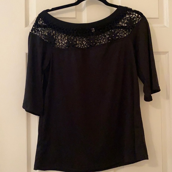 Quarter length off the shoulder lace top - Picture 1 of 2